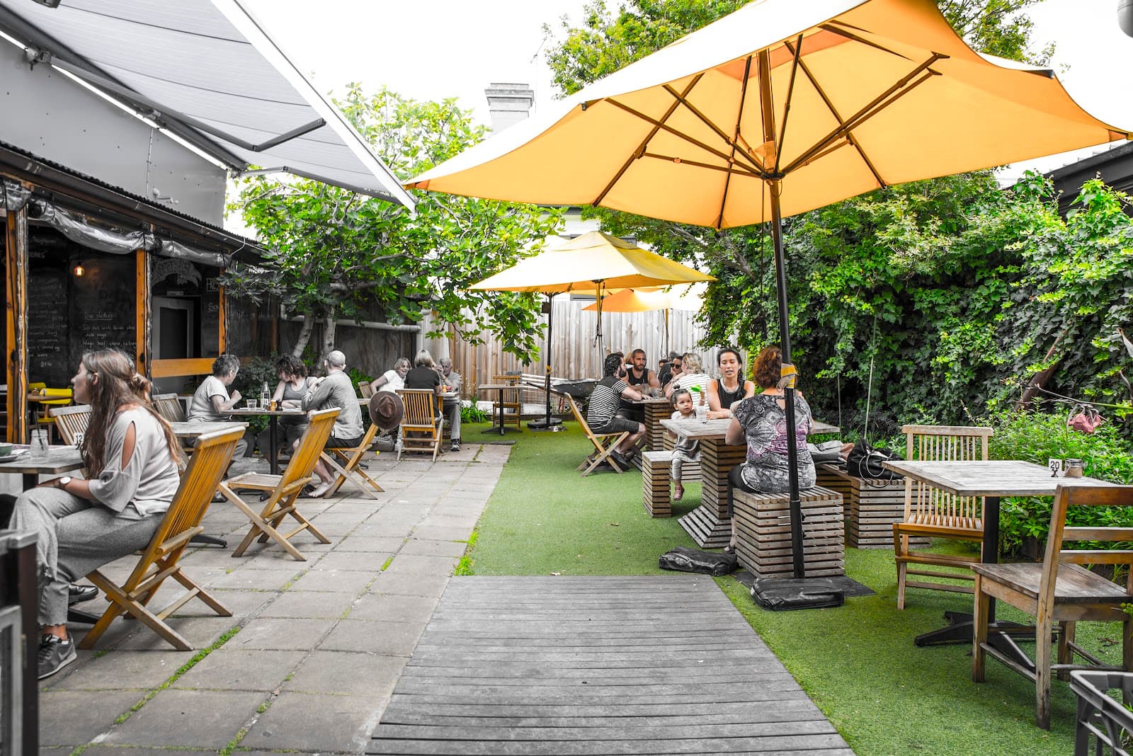 neighbours cafe — St Kilda, Melbourne