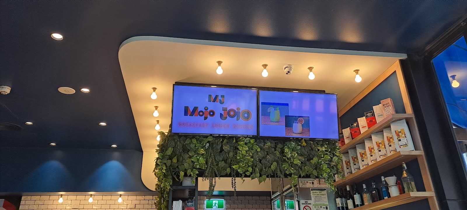 MJ Mojo Jojo | Modern Cafe Docklands — Docklands, Melbourne