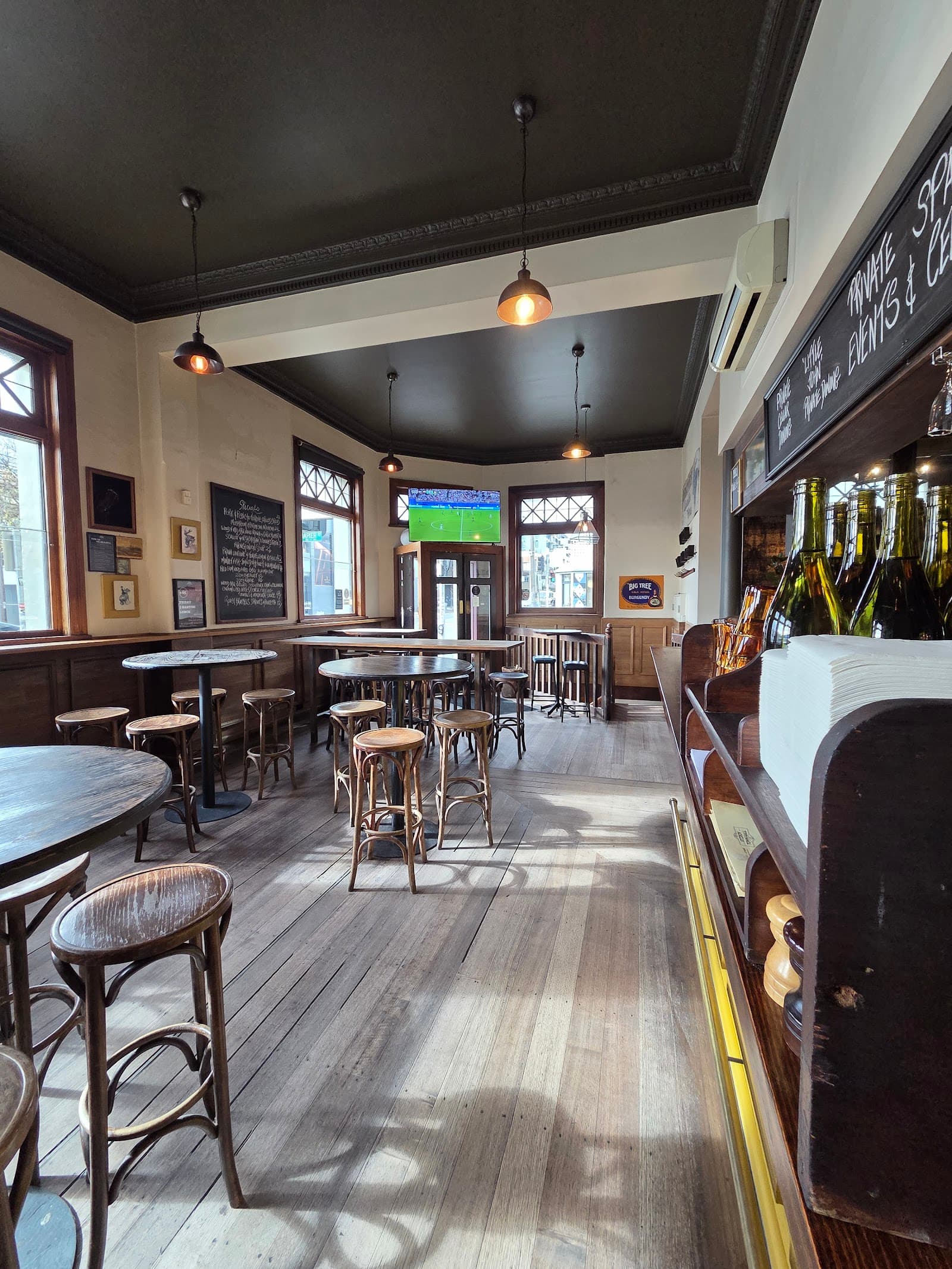 Fitzroy Town Hall Hotel — Fitzroy, Melbourne