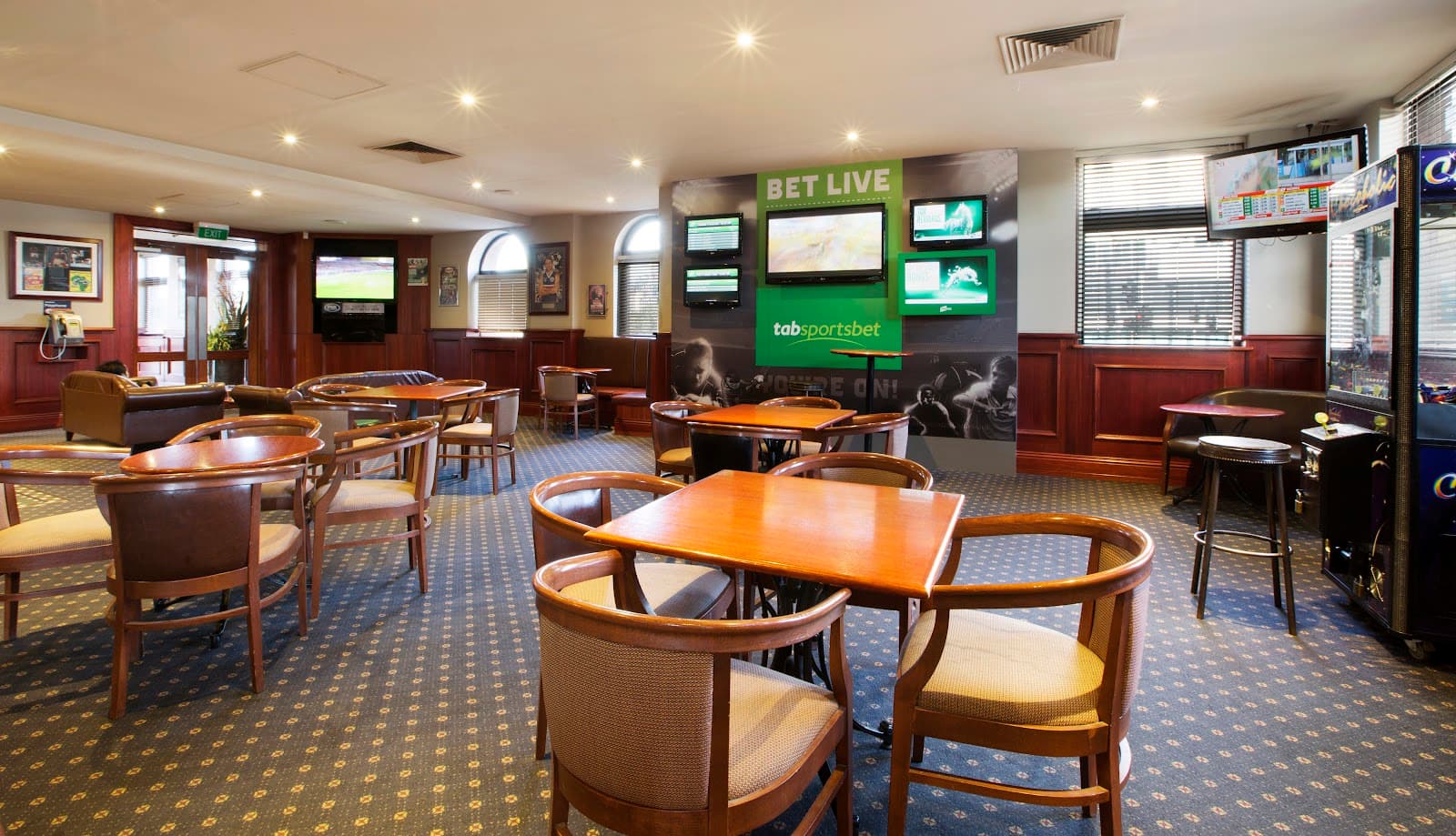 Powell Hotel — Footscray, Melbourne