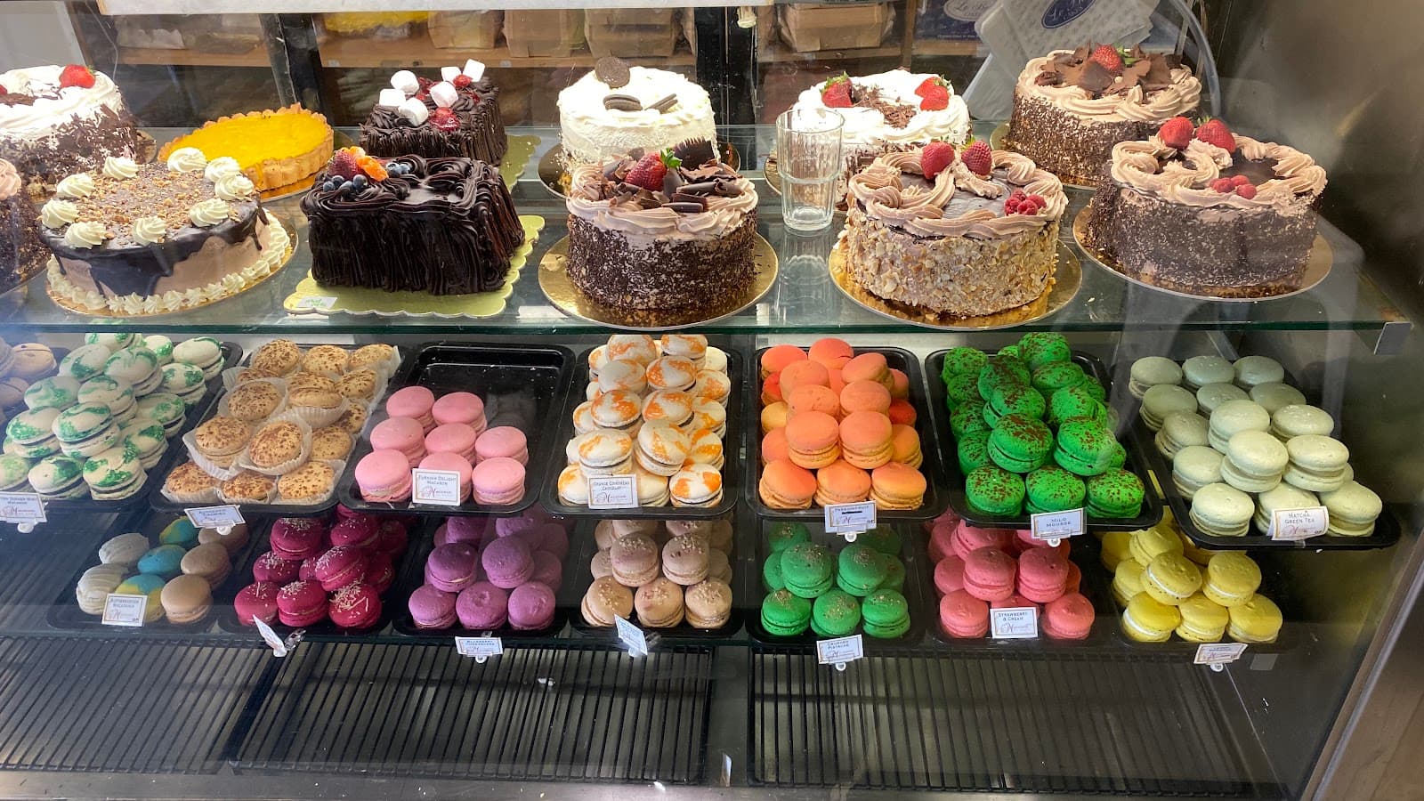 Le Bon Continental Cake Shop — St Kilda, Melbourne