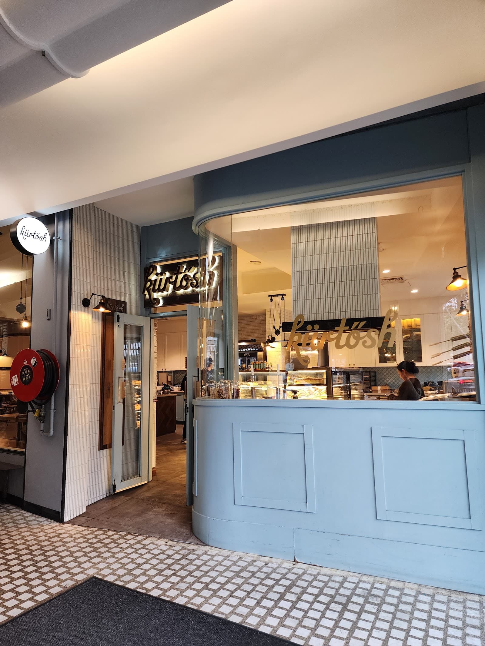 Kürtősh - Hawthorn — Hawthorn, Melbourne