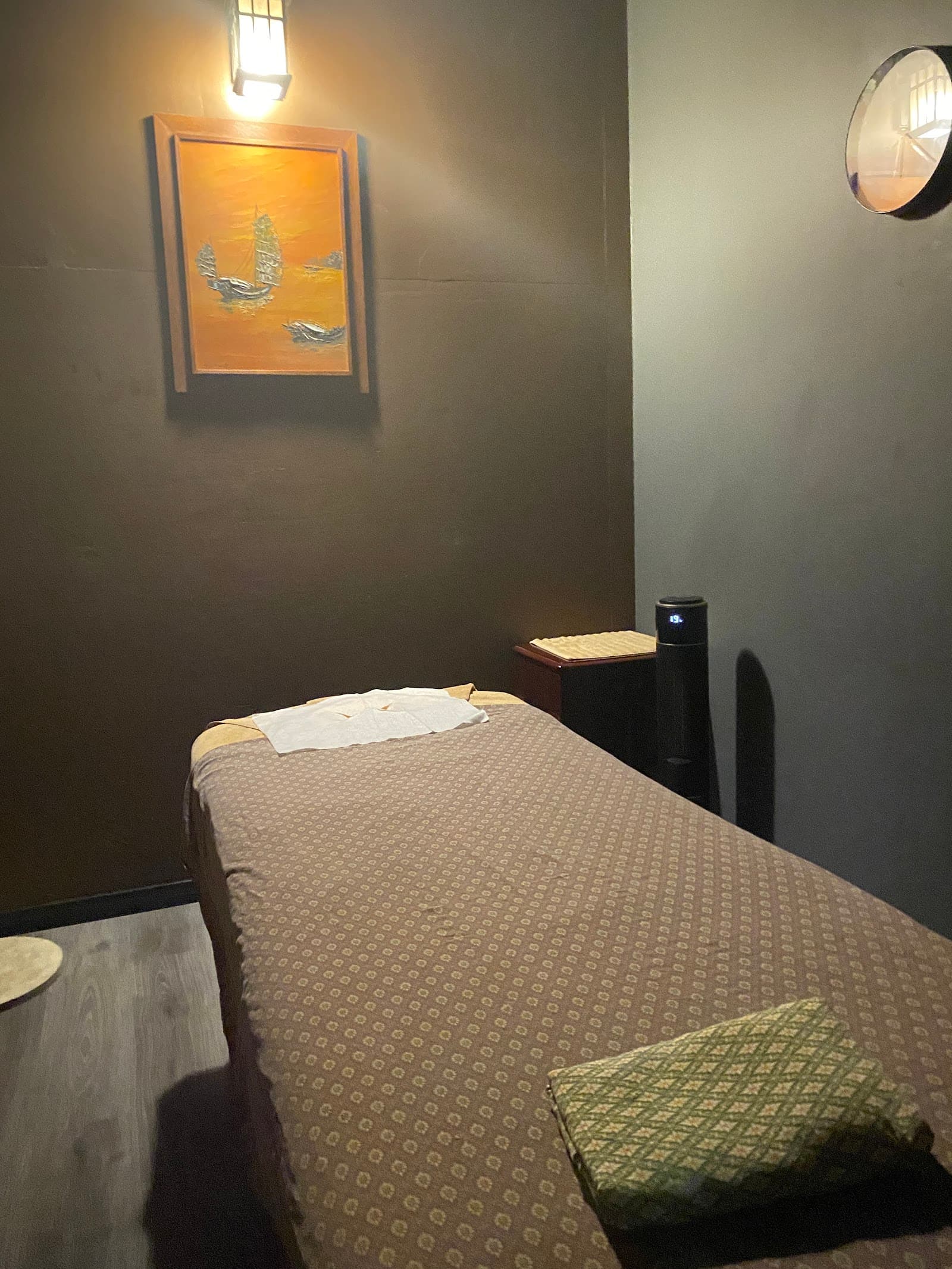 Pen Pen Wellness Massage & Spa — Melbourne CBD, Melbourne