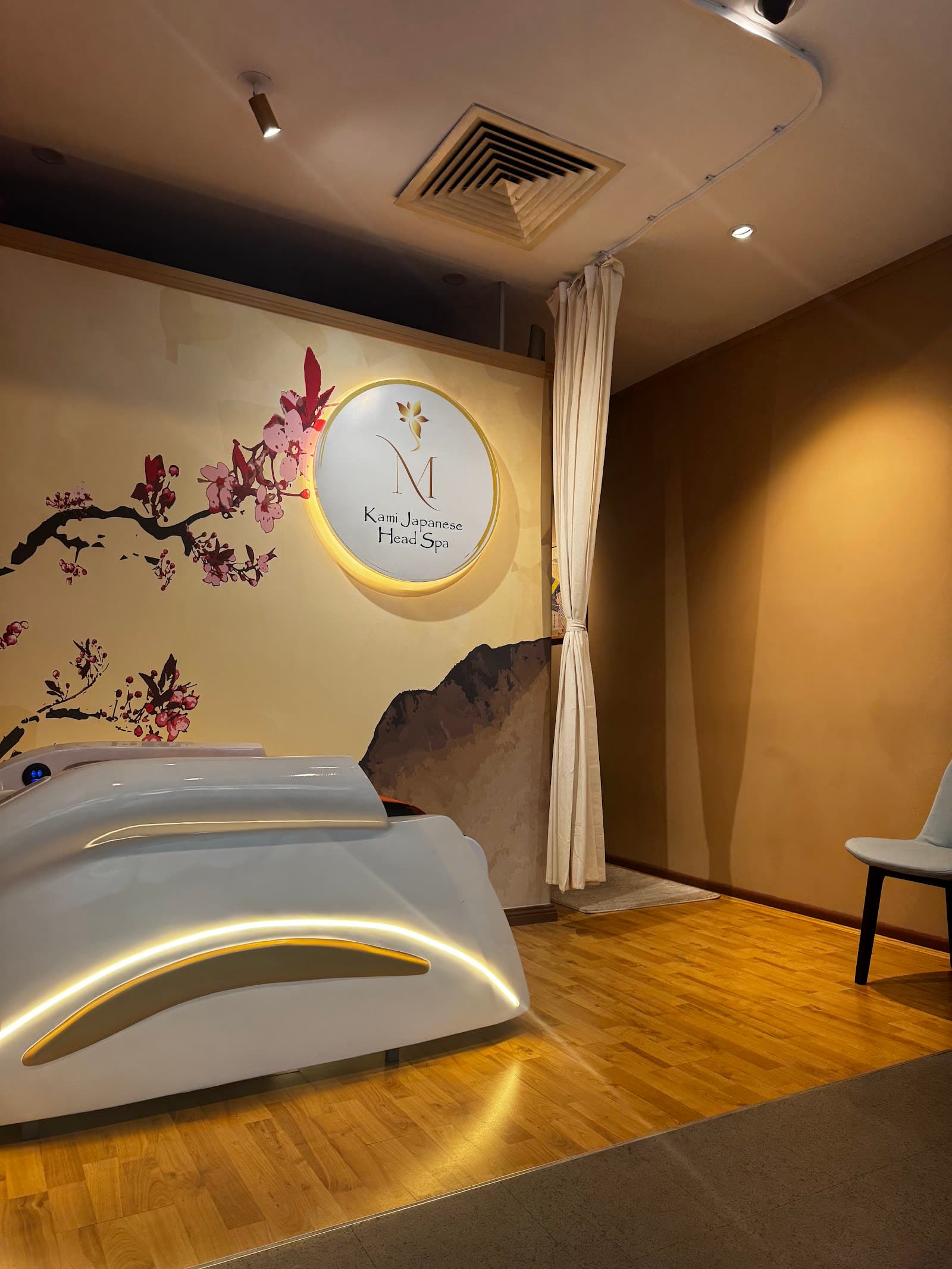 M Kami Japanese Head Spa ( CBD ) — North Melbourne, Melbourne