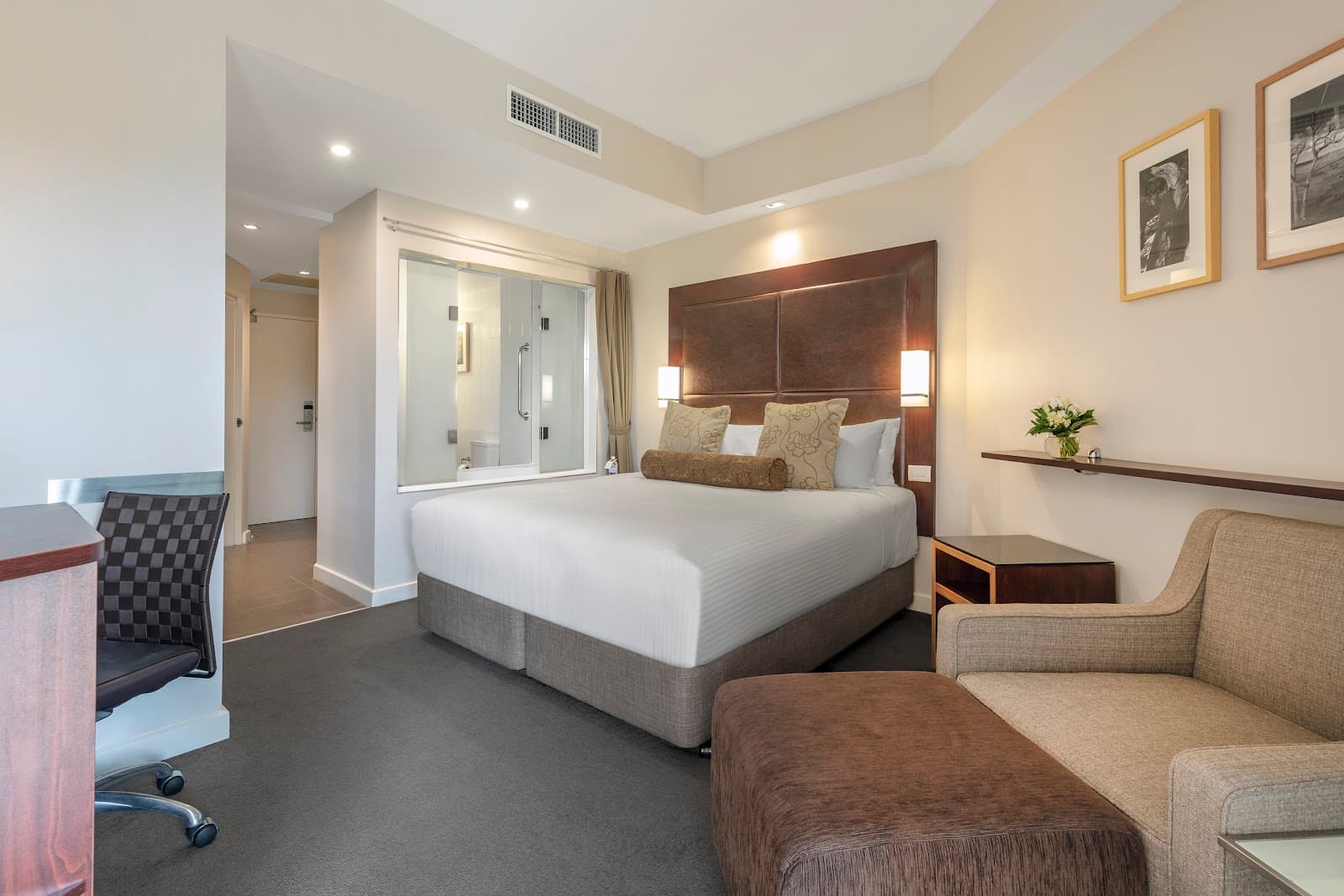 Amora Herencia Riverwalk Melbourne — Richmond, Melbourne