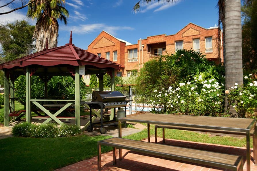 Quest Royal Gardens — Carlton, Melbourne