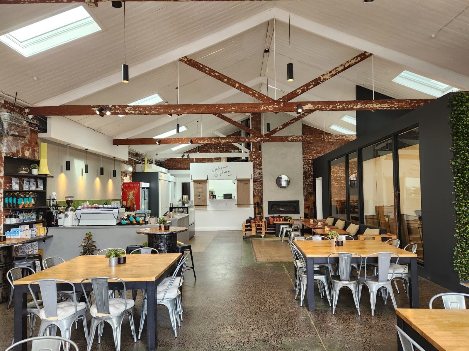 Ample Cafe & Bar