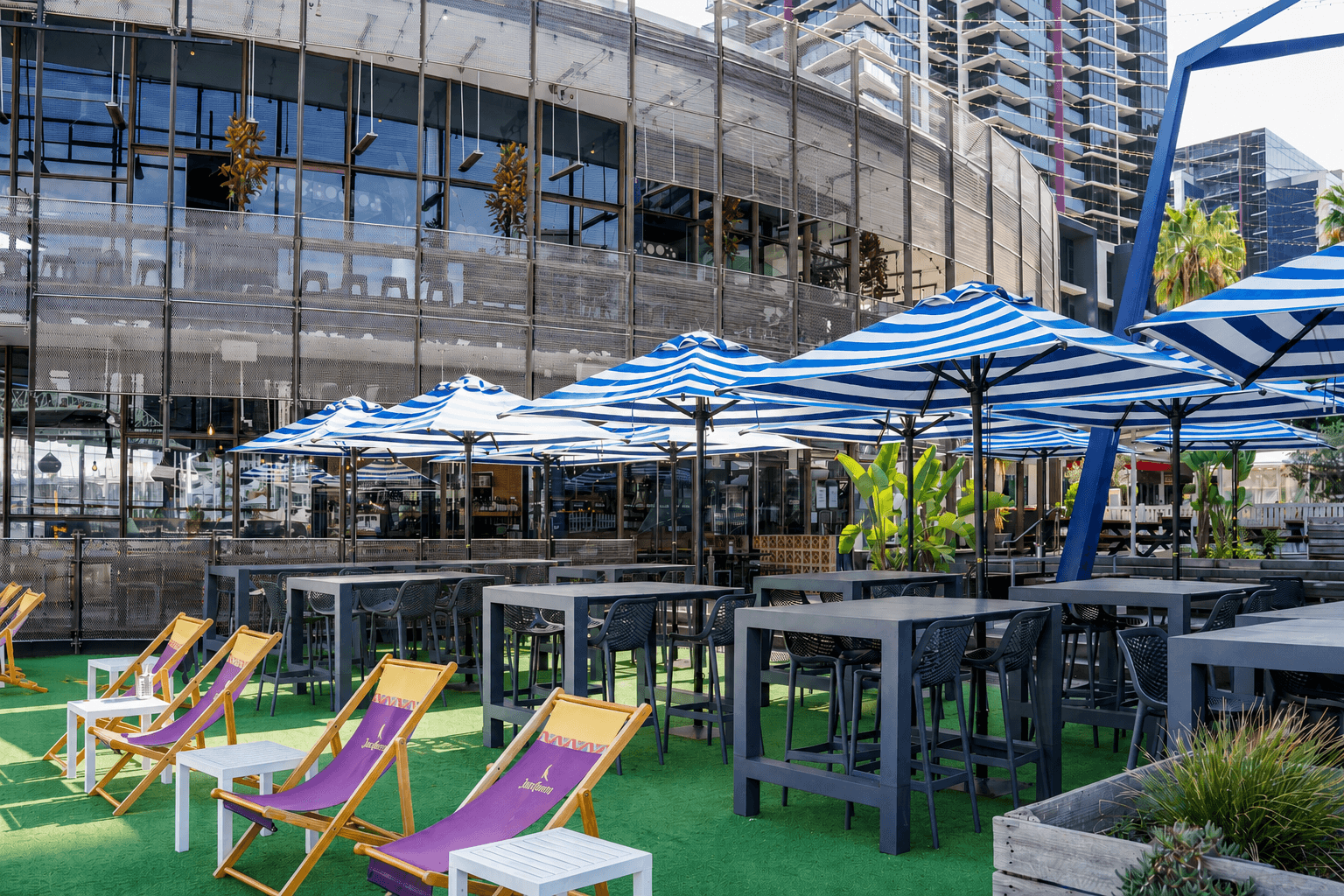 Cargo Bar & Eatery
