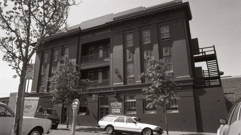 Hotel Spencer Bar & Grill