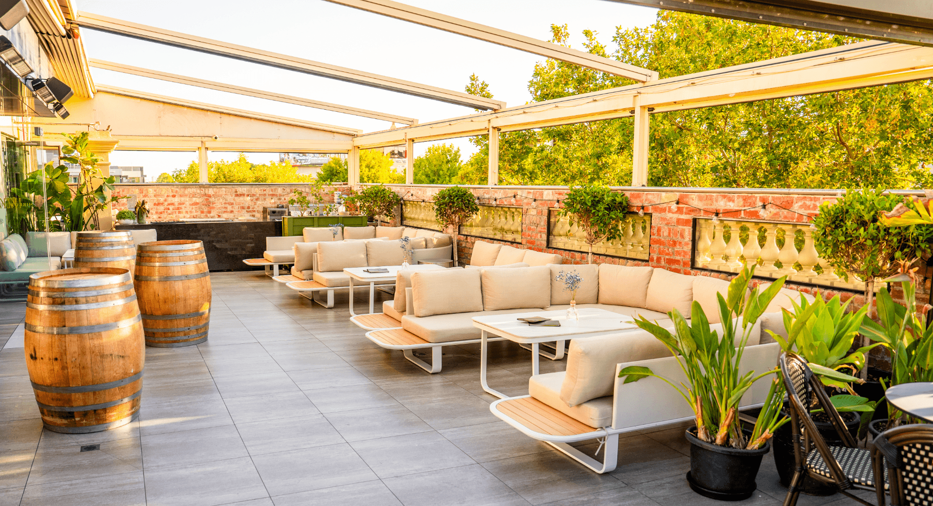 Mirror Mirror Rooftop Lounge