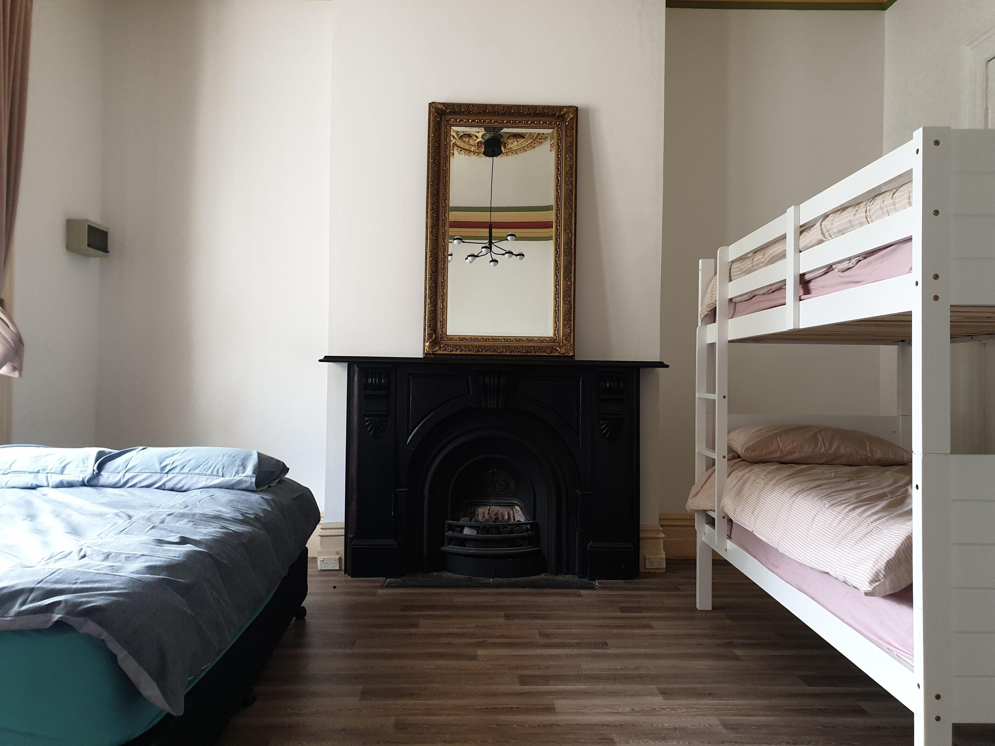 Fitzroy Private Rooms @ 132 Nicholson Homestay